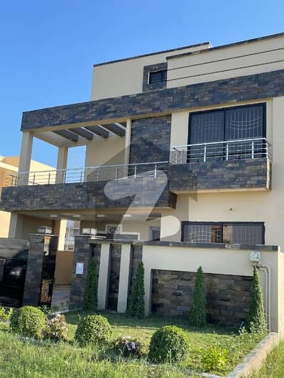 سٹی ہاؤسنگ سوسائٹی ۔ بلاک جی سٹی ہاؤسنگ سوسائٹی,سیالکوٹ میں 5 کمروں کا 10 مرلہ مکان 3.15 کروڑ میں برائے فروخت۔