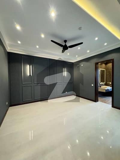 10 Marla Modern House for Sale Reasonable in the Market