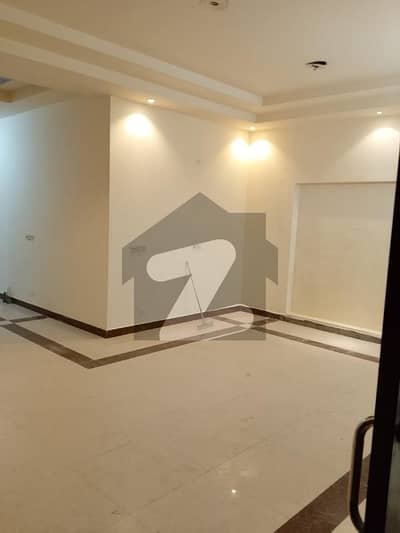 ویلینشیاء ہاؤسنگ سوسائٹی لاہور میں 3 کمروں کا 1 کنال بالائی پورشن 90.0 ہزار میں کرایہ پر دستیاب ہے۔