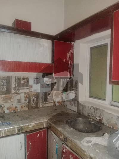 شادمان کالونی فیصل آباد میں 4 کمروں کا 3 مرلہ مکان 40.0 ہزار میں کرایہ پر دستیاب ہے۔