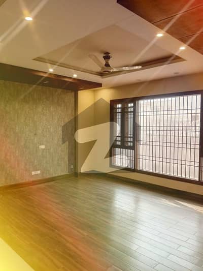 ڈی ایچ اے فیز 8 - زون اے ڈی ایچ اے فیز 8,ڈی ایچ اے ڈیفینس,کراچی میں 5 کمروں کا 1 کنال مکان 17.0 کروڑ میں برائے فروخت۔ ڈی ایچ اے فیز 8 - زون اے ڈی ایچ اے فیز 8,ڈی ایچ اے ڈیفینس,کراچی میں 5 کمروں کا 1 کنال مکان 17.0 کروڑ میں برائے فروخت۔