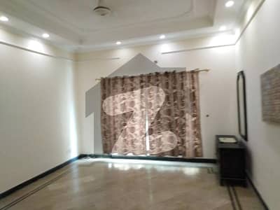 ڈی ایچ اے فیز 4 ڈیفنس (ڈی ایچ اے),لاہور میں 5 کمروں کا 19 مرلہ مکان 5.95 کروڑ میں برائے فروخت۔
