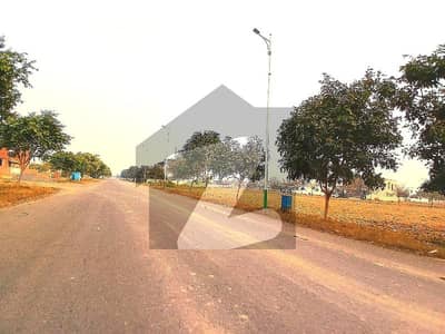 ڈی ایچ اے فیز 7 - بلاک پی فیز 7,ڈیفنس (ڈی ایچ اے),لاہور میں 1 کنال رہائشی پلاٹ 2.65 کروڑ میں برائے فروخت۔