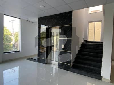 1 Kanal Ideal Building For Rent