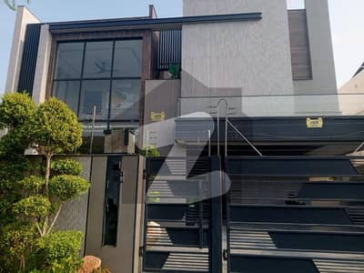 ڈی ایچ اے فیز 7 ڈیفنس (ڈی ایچ اے),لاہور میں 5 کمروں کا 1 کنال مکان 5.5 لاکھ میں کرایہ پر دستیاب ہے۔ ڈی ایچ اے فیز 7 ڈیفنس (ڈی ایچ اے),لاہور میں 5 کمروں کا 1 کنال مکان 5.5 لاکھ میں کرایہ پر دستیاب ہے۔