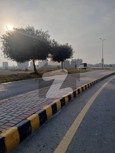 1kanal excellent opportunity on a premium location plot, Surrounding 2kanal house