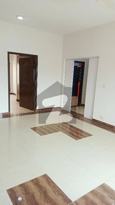 3 bed apartment available for Rent in Askari 11 sec-B Lahore