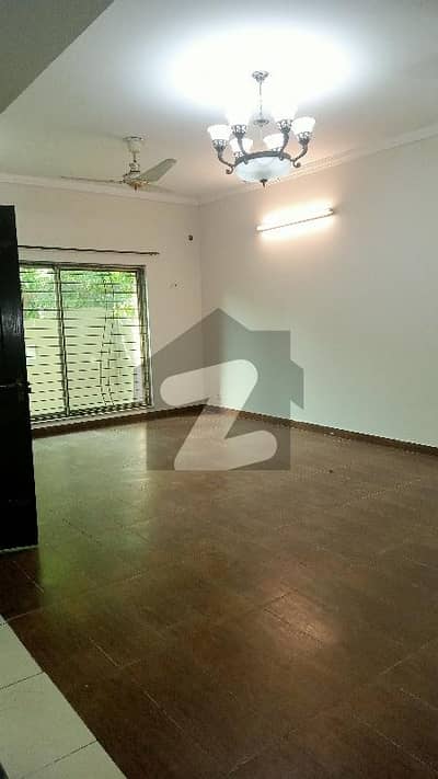 عسکری 11 عسکری,لاہور میں 3 کمروں کا 10 مرلہ مکان 4.46 کروڑ میں برائے فروخت۔