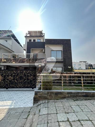 10 Marla Double Unit House for Sale Prime Location with Solar investor Price