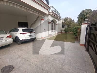 1 Kanal Facing Park 5 Bed House For Sale At Prime Location Of DHA Lahore.