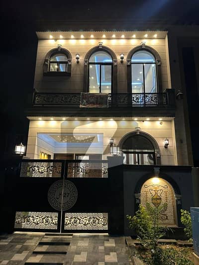 10 Marla House Available For Rent In Jasmine Block Sector C Bahria Town Lahore