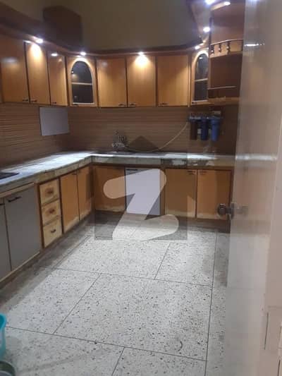 ڈی ایچ اے فیز 2 ایکسٹینشن ڈی ایچ اے ڈیفینس,کراچی میں 4 کمروں کا 4 مرلہ مکان 1.8 لاکھ میں کرایہ پر دستیاب ہے۔