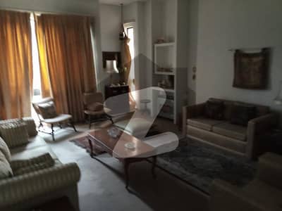 10 MARLA UPPER FOR RENT GOOD LANE 24 HOURS SECURITY GUARD AVAILABLE THIS LANE SHORT FAMILY SUIT HOUSE