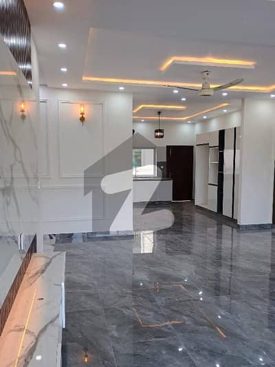 جی ۔ 13/4 جی ۔ 13,اسلام آباد میں 7 کمروں کا 1 کنال مکان 4.25 لاکھ میں کرایہ پر دستیاب ہے۔