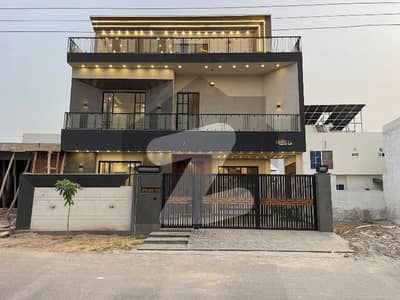 بخ ولاز فیز 2 - مانک بلاک بوچ ایگزیکٹو ولاز - فیز 2,بش ایگزیکٹو ولاز,ملتان میں 6 کمروں کا 10 مرلہ مکان 3.8 کروڑ میں برائے فروخت۔