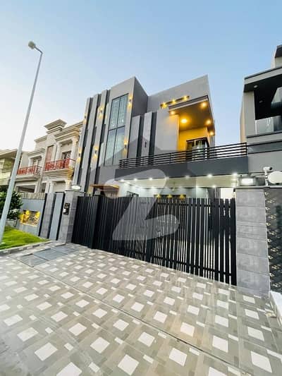 سٹی ہاؤسنگ سوسائٹی گوجرانوالہ میں 6 کمروں کا 10 مرلہ مکان 1.2 لاکھ میں کرایہ پر دستیاب ہے۔