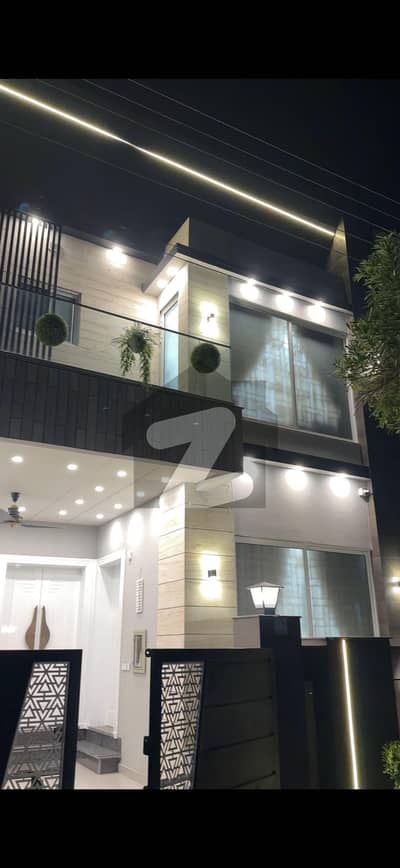 واپڈا سٹی فیصل آباد میں 4 کمروں کا 5 مرلہ مکان 2.35 کروڑ میں برائے فروخت۔