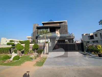 ڈی ایچ اے فیز 7 - بلاک ٹی فیز 7,ڈیفنس (ڈی ایچ اے),لاہور میں 5 کمروں کا 1 کنال مکان 16.6 کروڑ میں برائے فروخت۔