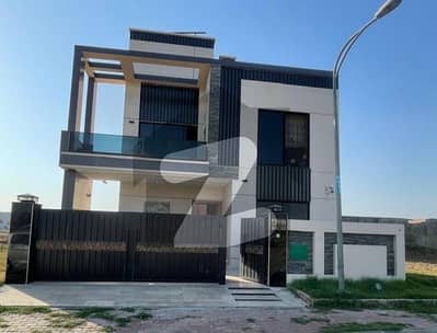 BEAUTIFUL HOUSE 10 MARLA AVAILABLE FOR SALE IN PHASE FOUR BAHRIA ORCHARD LAHORE