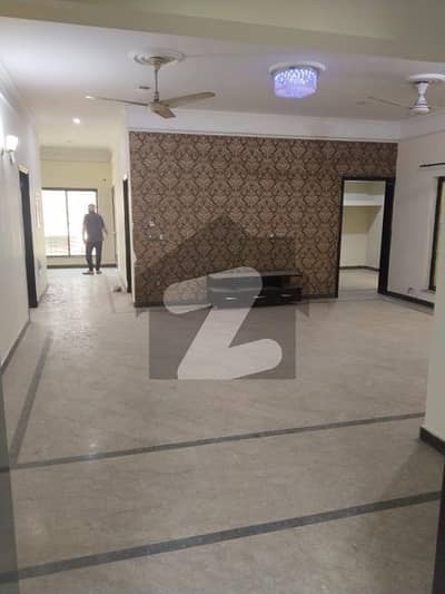 ازمیر ٹاؤن لاہور میں 3 کمروں کا 1 کنال بالائی پورشن 90.0 ہزار میں کرایہ پر دستیاب ہے۔