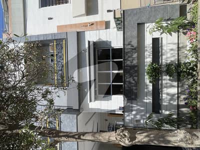 واپڈا سٹی فیصل آباد میں 5 کمروں کا 10 مرلہ مکان 1.25 لاکھ میں کرایہ پر دستیاب ہے۔