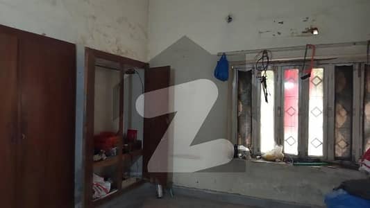 پیپلز کالونی - بلاک ڈی پیپلز کالونی نمبر 1,فیصل آباد میں 2 کنال مکان 15.0 کروڑ میں برائے فروخت۔