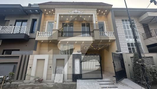 ایڈن ایگزیکیٹو ایڈن گارڈنز,فیصل آباد میں 3 کمروں کا 4 مرلہ مکان 1.8 کروڑ میں برائے فروخت۔