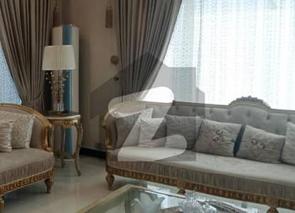 ماڈل ٹاؤن ایکسٹینشن ماڈل ٹاؤن,لاہور میں 6 کمروں کا 2 کنال مکان 8.0 لاکھ میں کرایہ پر دستیاب ہے۔