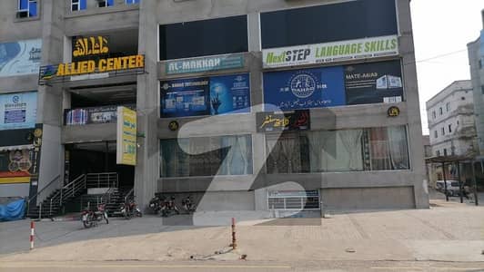 نروالہ روڈ فیصل آباد میں 1 مرلہ دفتر 58.0 لاکھ میں برائے فروخت۔