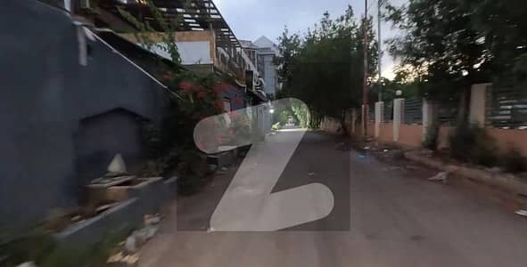 کلفٹن ۔ بلاک 5 کلفٹن,کراچی میں 2 کمروں کا 5 مرلہ فلیٹ 2.8 کروڑ میں برائے فروخت۔