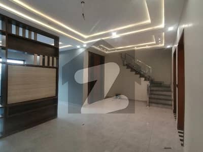 واپڈا ٹاؤن فیز 1 واپڈا ٹاؤن,ملتان میں 4 کمروں کا 5 مرلہ مکان 70.0 ہزار میں کرایہ پر دستیاب ہے۔