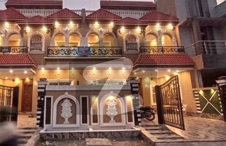 ملٹری اکاؤنٹس ہاؤسنگ سوسائٹی لاہور میں 6 کمروں کا 8 مرلہ مکان 3.25 کروڑ میں برائے فروخت۔