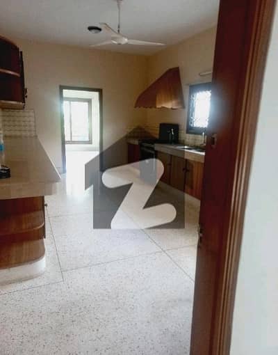 ڈی ایچ اے فیز 5 ڈی ایچ اے ڈیفینس,کراچی میں 5 کمروں کا 2 کنال مکان 6.5 لاکھ میں کرایہ پر دستیاب ہے۔