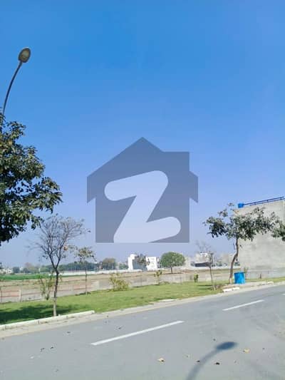 Your Dream Home! 5 Marla Plot in Etihad Town ph-1 available on installments Now!