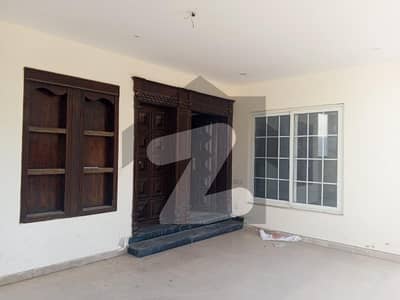 بحریہ انکلیو - سیکٹر اے بحریہ انکلیو,بحریہ ٹاؤن,اسلام آباد میں 5 کمروں کا 10 مرلہ مکان 1.6 لاکھ میں کرایہ پر دستیاب ہے۔