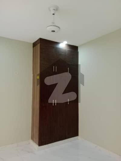 رانیا ہائٹس زراج ہاؤسنگ سکیم,اسلام آباد میں 2 کمروں کا 4 مرلہ فلیٹ 50.0 ہزار میں کرایہ پر دستیاب ہے۔