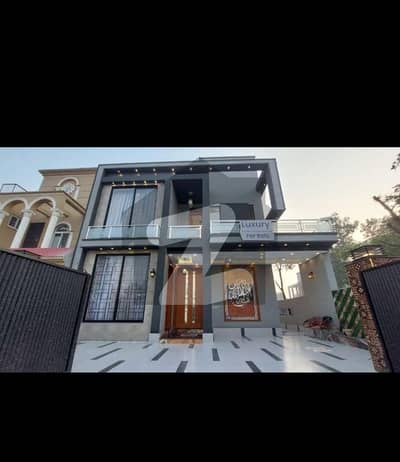 10 Marla House available for sale in Bahria Town - Overseas B, Lahore