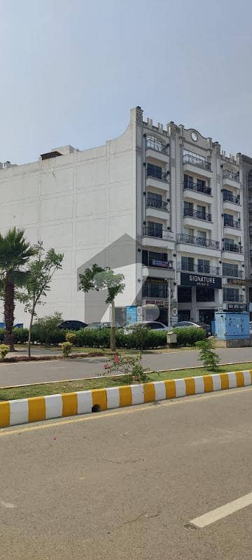 AFFORDABLE READY TO MOVE ONE BED APARTMENT FOR SALE IN MAIN BOILEVARD OF DREAM GARDENS LAHORE.