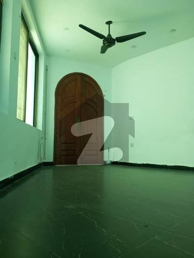 Commercial Building For Rent Gulberg | 3800 Sqft | Ideal For Office / Clinic / Guest House