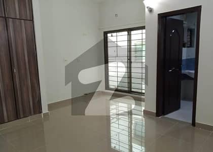 عسکری 11 عسکری,لاہور میں 3 کمروں کا 10 مرلہ فلیٹ 1.05 لاکھ میں کرایہ پر دستیاب ہے۔