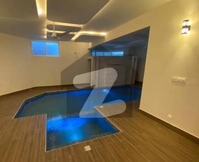 Renovated New Luxury 6 Bedroom House with Swimming Pool