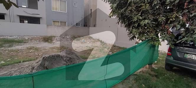 ڈی ایچ اے 9 ٹاؤن ۔ بلاک ڈی ڈی ایچ اے 9 ٹاؤن,ڈیفنس (ڈی ایچ اے),لاہور میں 5 مرلہ رہائشی پلاٹ 1.28 کروڑ میں برائے فروخت۔