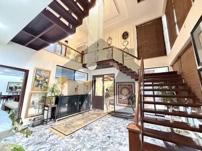 بنی گالہ اسلام آباد میں 5 کمروں کا 1 کنال مکان 7.5 کروڑ میں برائے فروخت۔