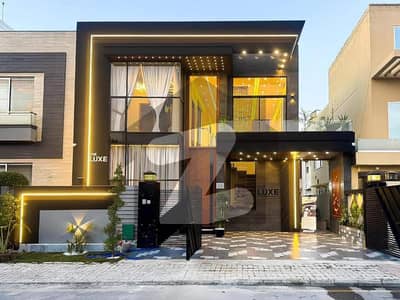 ڈی ایچ اے 9 ٹاؤن ڈیفنس (ڈی ایچ اے),لاہور میں 5 کمروں کا 8 مرلہ مکان 1.28 لاکھ میں کرایہ پر دستیاب ہے۔