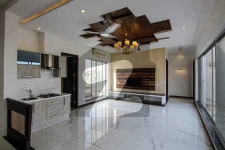 1 Kanal Slightly Use Owner Build House Upper Portion For Rent In DHA Phase 7 Block Z