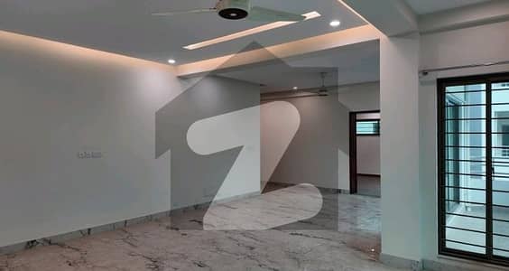 عسکری 10 - سیکٹر ایس عسکری 10,عسکری,لاہور میں 3 کمروں کا 13 مرلہ فلیٹ 1.45 لاکھ میں کرایہ پر دستیاب ہے۔