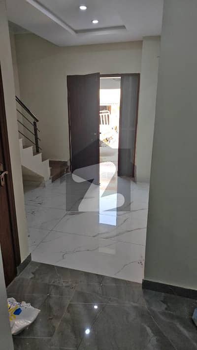 بحریہ ٹاؤن فیز 8 ۔ رفیع بلاک بحریہ ٹاؤن فیز 8,بحریہ ٹاؤن راولپنڈی,راولپنڈی میں 3 کمروں کا 5 مرلہ مکان 65.0 ہزار میں کرایہ پر دستیاب ہے۔