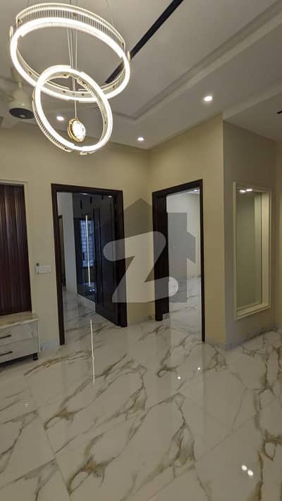 واپڈا ٹاؤن فیز 1 واپڈا ٹاؤن,لاہور میں 6 کمروں کا 10 مرلہ مکان 5.7 کروڑ میں برائے فروخت۔