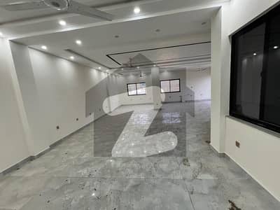 جوہر ٹاؤن فیز 2 جوہر ٹاؤن,لاہور میں 2 کمروں کا 12 مرلہ علاوہ 3.5 لاکھ میں کرایہ پر دستیاب ہے۔