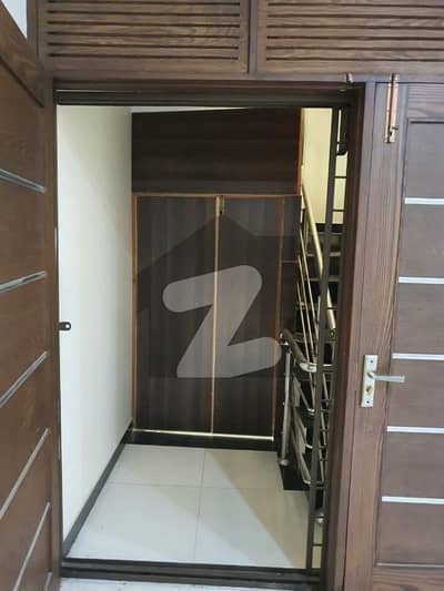 ONE KANAL UPPER PORTION SPRAT GATE FOR RENT